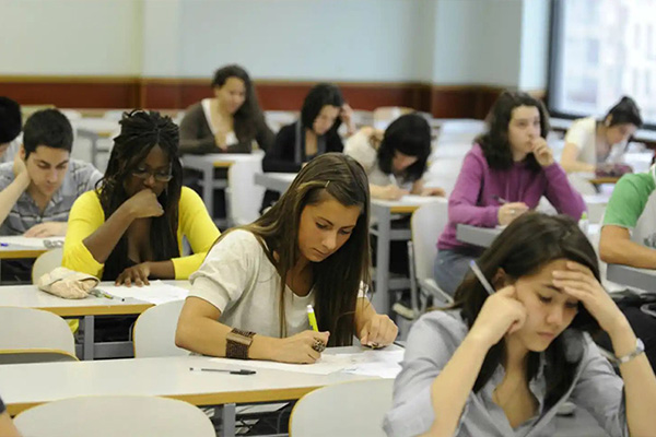 آزمون ورودی دانشگاه‌ های مجارستان 