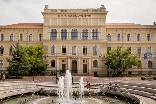 دانشگاه پزشکی سگد مجارستان