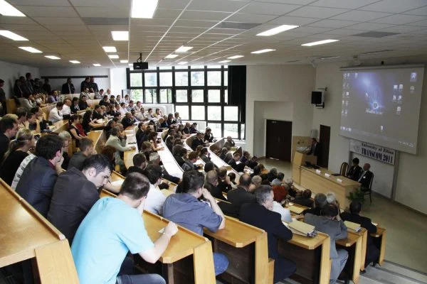 شرایط پذیرش در دانشگاه ژیلینا اسلواکی