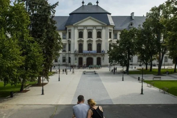 تحصیل در دانشگاه کارولی استرهازی مجارستان 2024